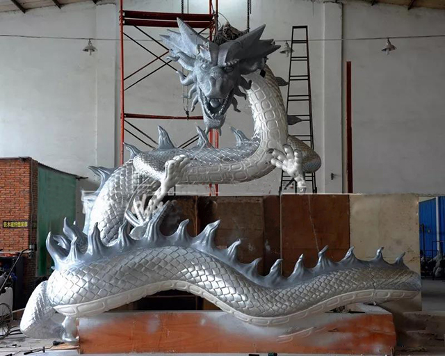 眾象雕塑●玻璃鋼雕塑藝術(shù)的裝飾性與制作工藝