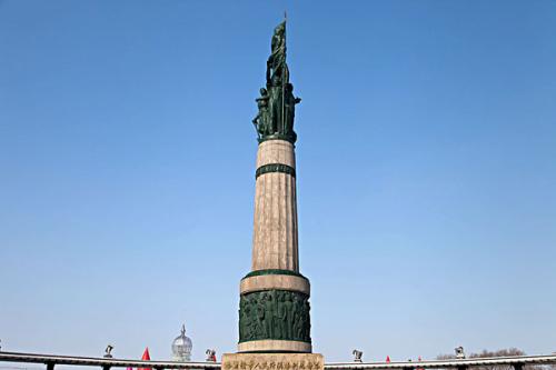 瀘水【兩會之聲】李象群：保護城市標志性大型經典雕塑