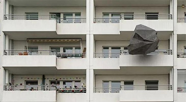 瀘水牛頓的棺材板按不住了：這雕塑不科學呀