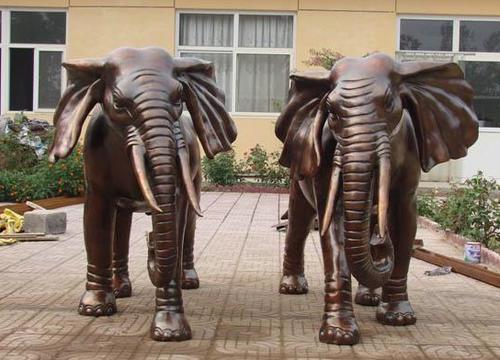 鑄銅雕塑的稀有性對價值有何影響？