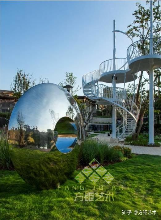 特殊天氣條件下，如何保護玻璃鋼雕塑？